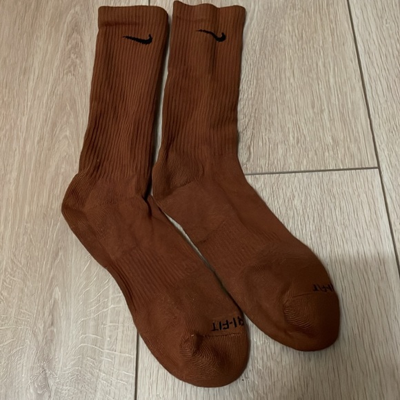 Nike Everyday Plus Cushioned Dri-Fit Brown Training Crew Socks - Picture 2 of 2